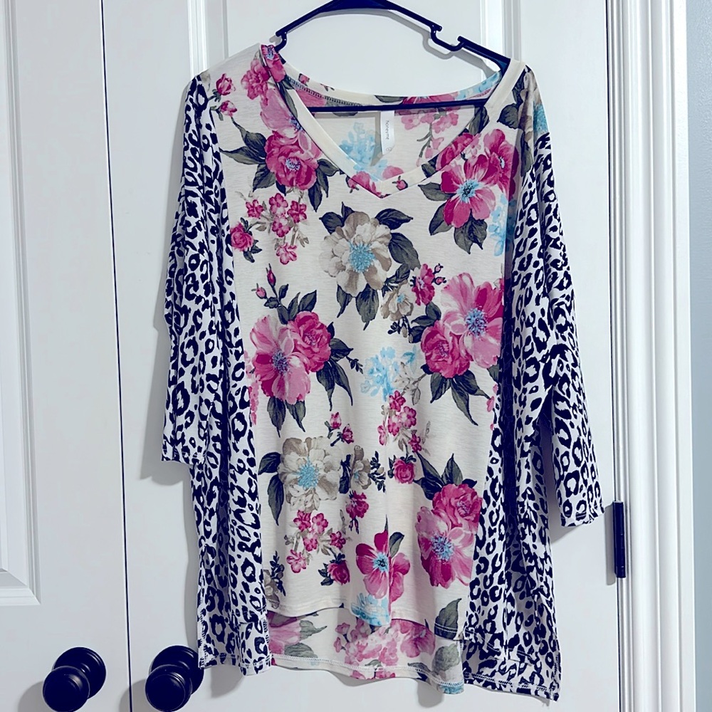 Honeyme floral top